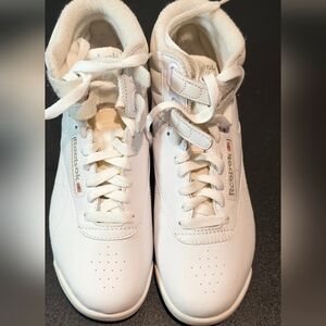 White Reebok Shoes Size 6